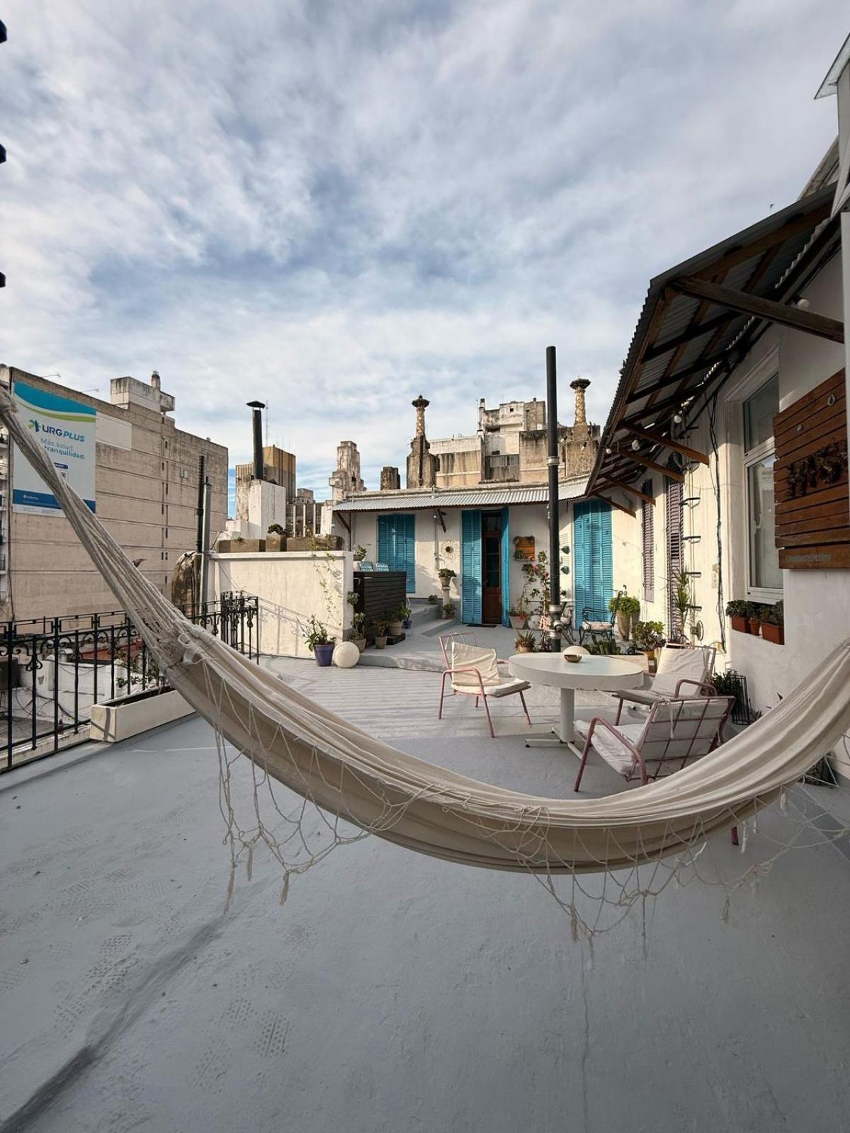 High Hostel Росарио Экстерьер фото